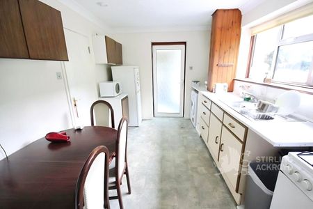 Hunts Close, Guildford, GU2 8LS - Photo 3