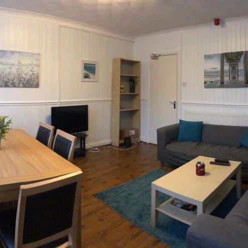 7 bedroom detached house to rent - Photo 1