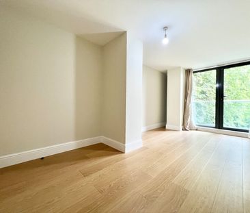 1 Bed Flat, Charter House, IG1 - Photo 2