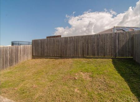 11 Highcliff Crescent, North Lakes QLD 4509 - House For Rent - $580 | Domain - Photo 5