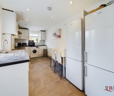 House share to rent - Photo 3