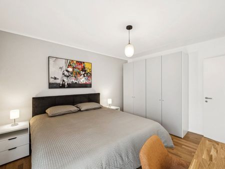 Furnished room with en-suite bathroom Directly at the Muttenz train station - Photo 4