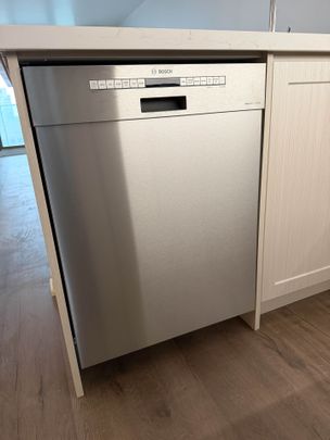 For Lease - 750 Bay Street Unit# 2705, Toronto, Ontario - Photo 1