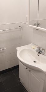 NDG Large 1 Bedroom Apt - Photo 3