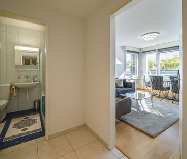 Exklusive 2.5-Zimmer-Wohnung in Zug – Neu renoviert & modern möblie... - Photo 2
