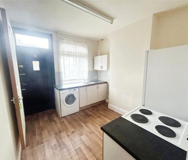 2 bedroom end of terrace house to rent - Photo 5