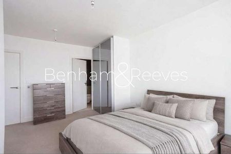 Lariat Apartments, Cable Walk, London, SE10 - Photo 3