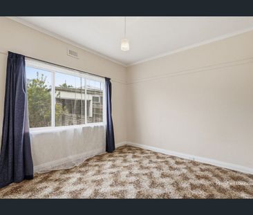 Great Central Location - Photo 3