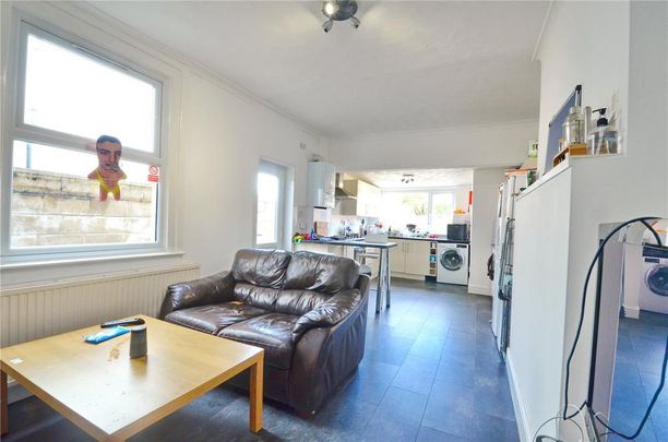 5 bedroom terraced house to rent - Photo 1