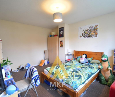 5 bedroom end of terrace house to rent - Photo 4