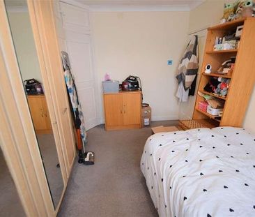 Midanbury, SO18 - Photo 3