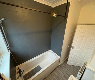 2 bed Terraced - To Let - Photo 3