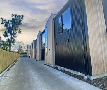 City Fringe Townhouse - Photo 4