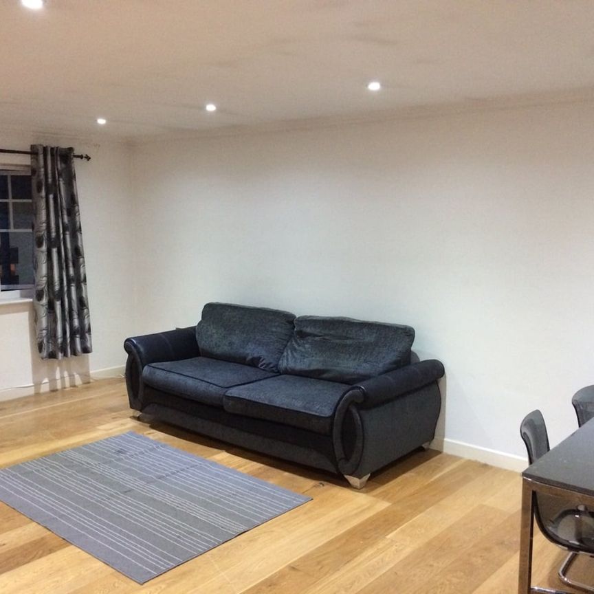 2 Bed Flat, Pampisford Road, CR2 - Photo 1