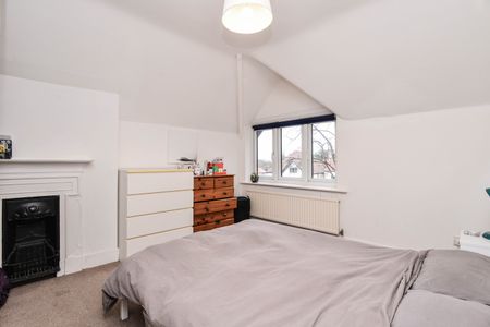 2 Bed Flat, Tooting Bec Gardens, SW16 - Photo 5
