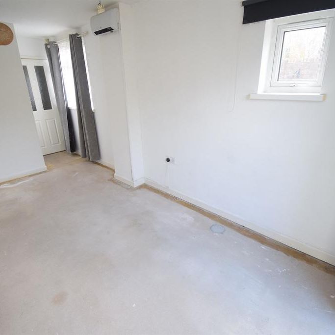 2 bedroom ground floor flat to rent - Photo 1