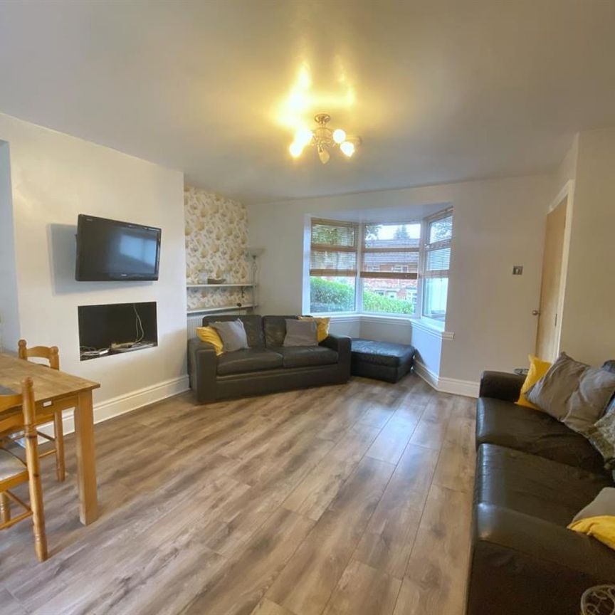 6 bedroom Flat To Let - Photo 1