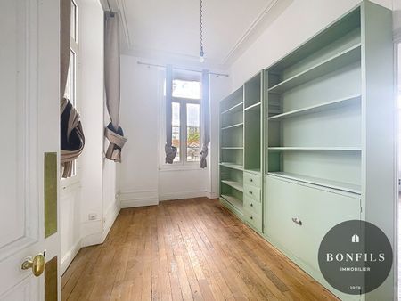 A LOUER AVIGNON INTRAMUROS ( 84000 ) : Appartement non meublé - 4 pièces - 1er étage - charme de l'ancien !, - Photo 4