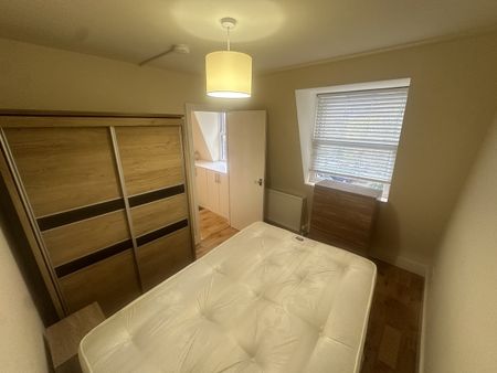 3 Bed Flat, Old Kent Road, SE15 - Photo 4