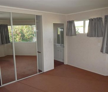 Country Home - Photo 3