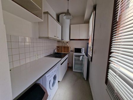 Appartement à Louer à LILLE 525 € - Photo 4