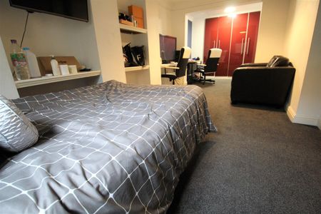 Headingley Avenue, Headingley, LS6 3ER, Leeds - Photo 3