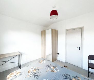 2 bedroom flat to rent - Photo 6