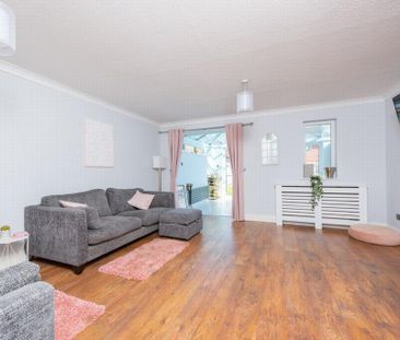 3 bedroom link detached house to rent - Photo 3