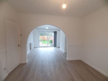 3 bedroom terraced house to rent - Photo 2