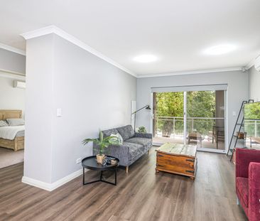 SPACIOUS AND MODERN APARTMENT! **Partly furnished, see below** - Photo 1