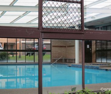 Three Bedroom Townhouse with Garage and Courtyard - Photo 5