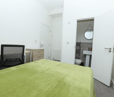 5 bedroom House To Let Total Size: 1174 SQ FT - Photo 5