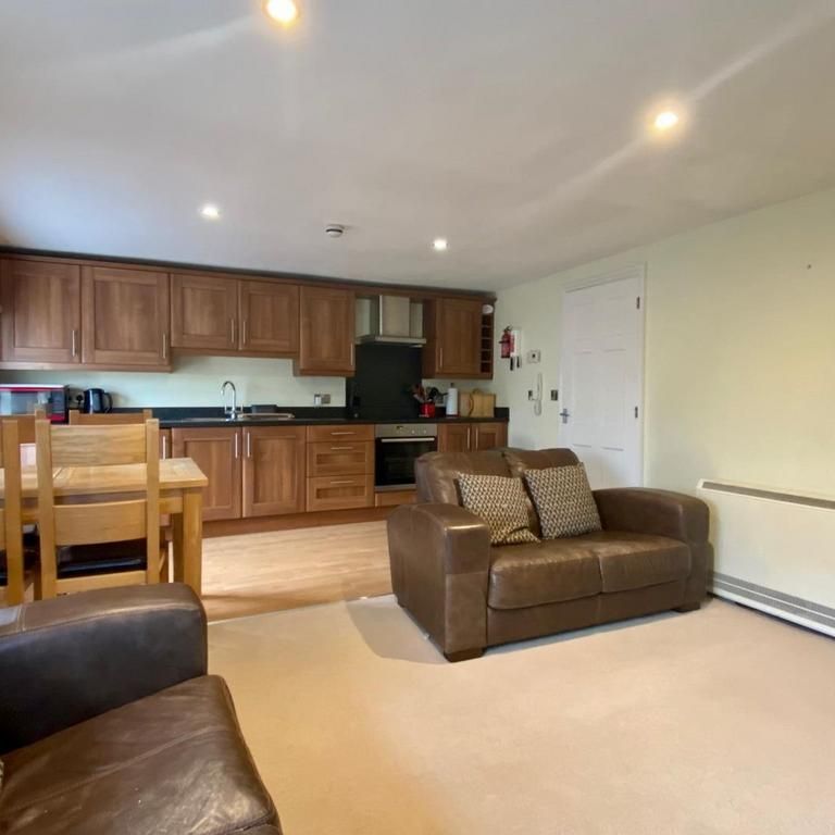 2 bedroom flat to rent - Photo 1