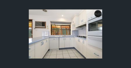 FOUR BEDROOM FAMILY HOME IN GREAT LOCATION - Photo 5