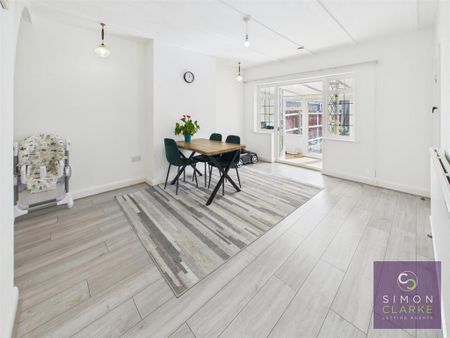 3 bedroom semi-detached house to rent - Photo 5