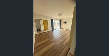 Spacious Family Home with Mountain Views and Exceptional Convenience - Photo 4