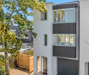 Comfortable and convenient - Photo 1