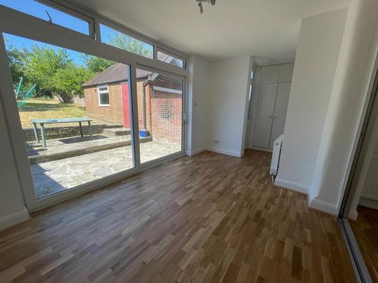 4 bedroom semi-detached house to rent - Photo 1