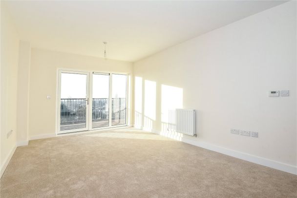 Ilford, London, IG2 - Photo 1