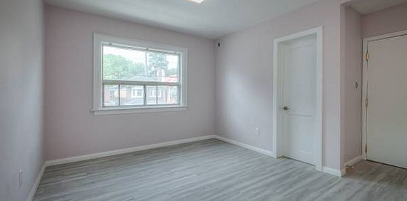 1-Bdrm Unit in Multiplex near Bloor West - Photo 2