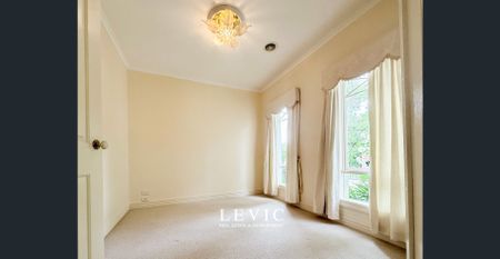 Light-Filled Family Haven Steps from Camberwell Junction - Photo 2