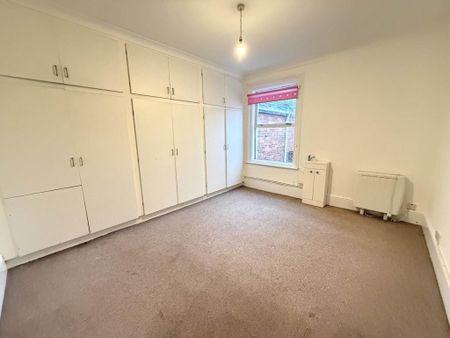 3 bedroom flat to rent - Photo 3