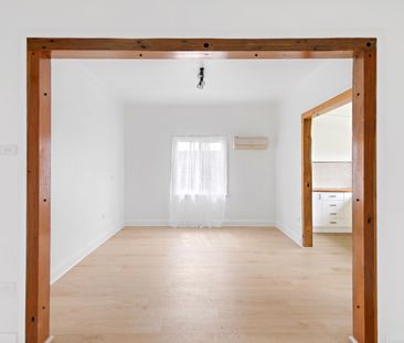 Refreshed 3 bedroom home in flood free location - Photo 4