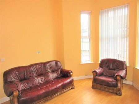 Great Location, 19 Agincourt Avenue, Queens Quarter, Belfast, BT7 1QA - Photo 2