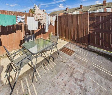 2 bedroom terraced house to rent - Photo 3