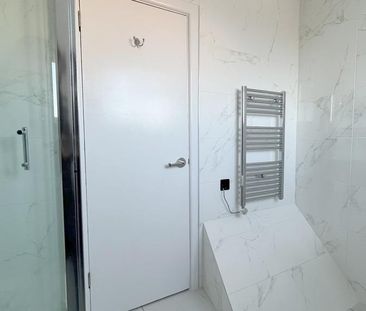 1 bedroom in a flat share to rent - Photo 6