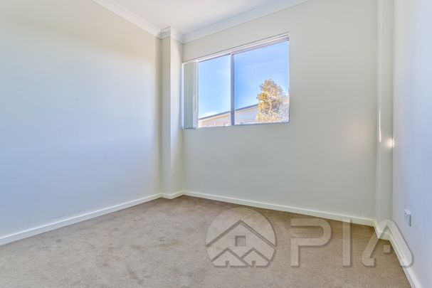 Awesome Specifications, Spacious Internal 3 Bedrooms unit for renting - Photo 1