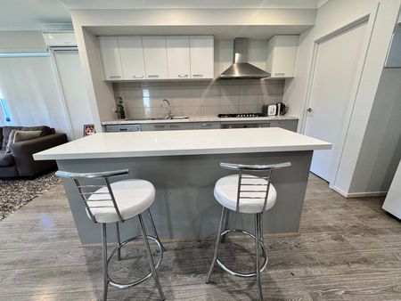 18 Edenhope Circuit - Photo 2