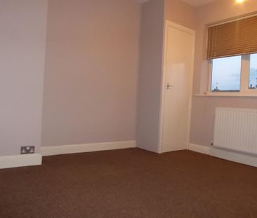2 bedroom semi-detached house to rent - Photo 3