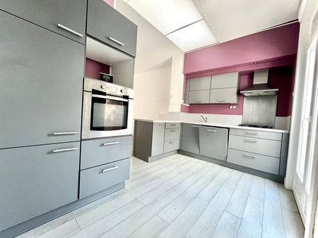 Location Maison 4 pièces 86m² ARMENTIERES 59280 - Photo 3
